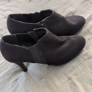 Impo Black Suede Pointed Heel Ankle Booties Size 9.5